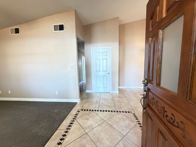 Foto del edificio - Gorgeous 3 Bed 2 Bath House in a Great Neighborhood