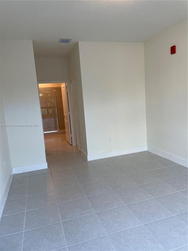 Foto del edificio - 8001 NW 41st St