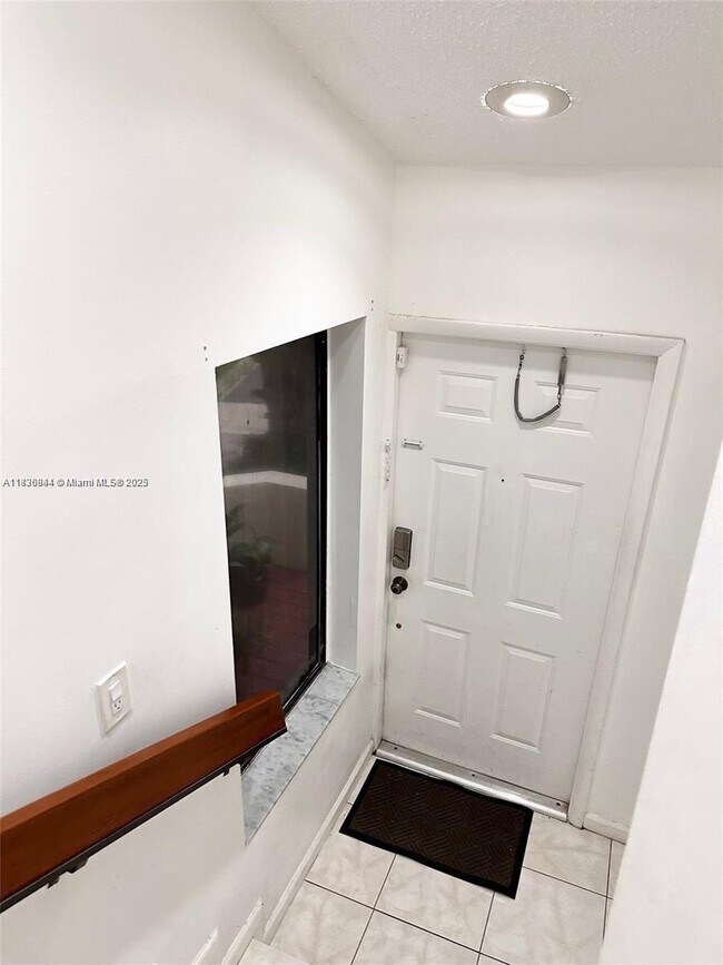 Foto del edificio - 8082 NW 15th Manor