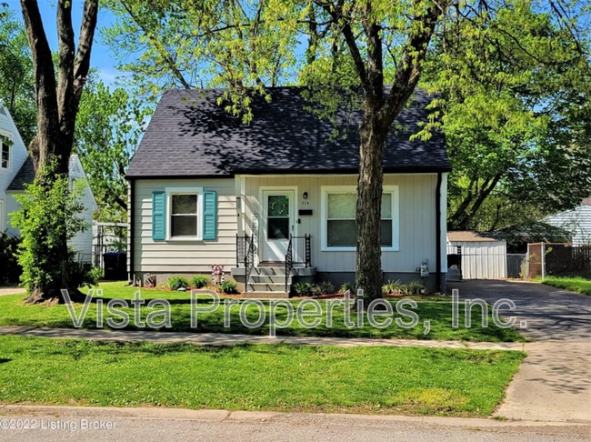 Building Photo - 214 Kenoak Dr