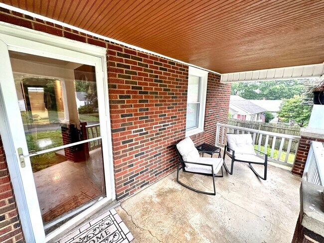 Foto del edificio - 1132 Ray Rd SE