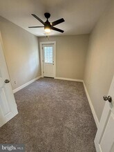 Building Photo - 18 W 5th St