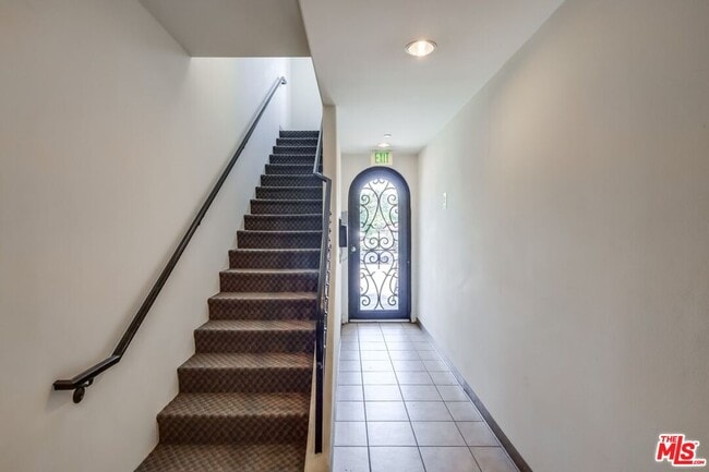 Foto del edificio - 14806 Burbank Blvd