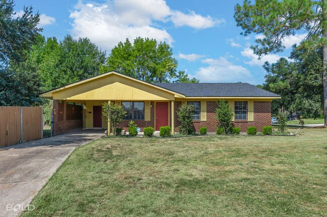 Building Photo - Check Out this 3 Bed 1.5 in Shreveport!