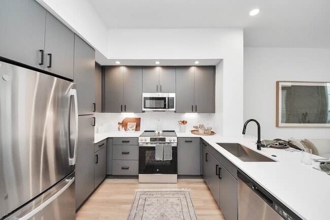 Building Photo - 15635 Memorial Dr