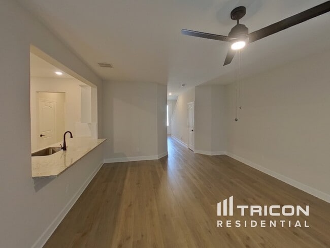 Building Photo - 1209 Bullock Dr