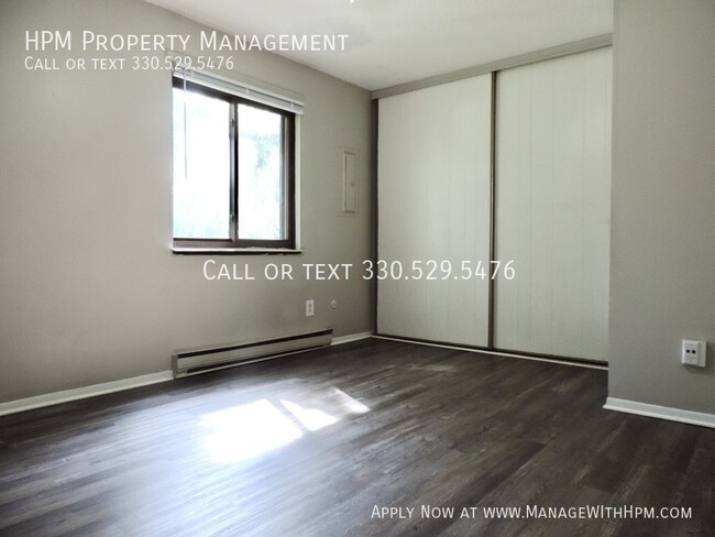 Foto del edificio - Updated One Bedroom! Cuyahoga Falls!!