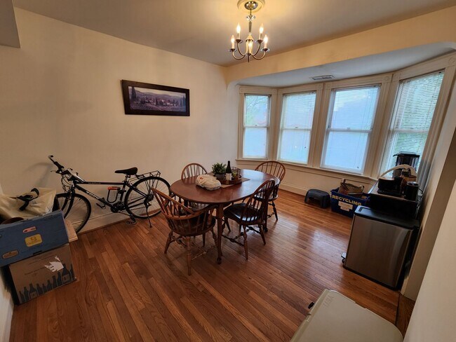 Building Photo - Spacious, Sunny 2BR/2BTH w/ HW Floors, New...