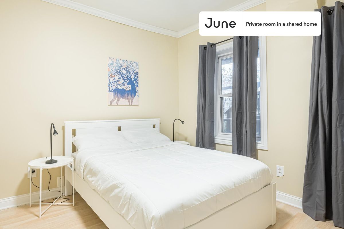 Private bedroom in 3 bed/1 bath Home - Private bedroom in 3 bed/1 bath Home