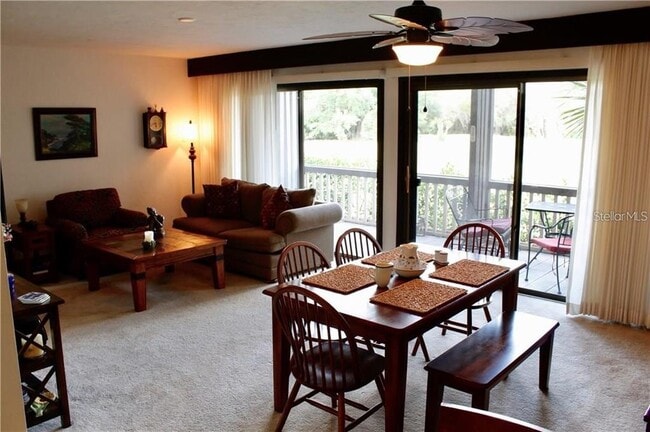 Foto del edificio - 901 Tennis Way