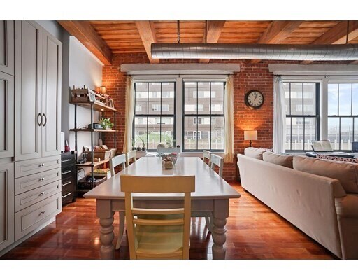 Foto del edificio - 9 W Broadway