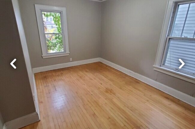 Foto del edificio - 3449 N Oakland Ave