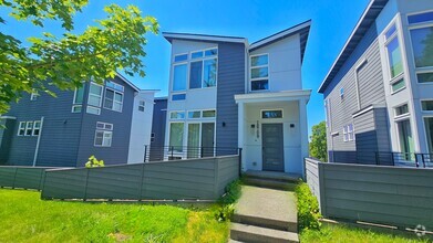 Building Photo - 18709 104th Ave NE