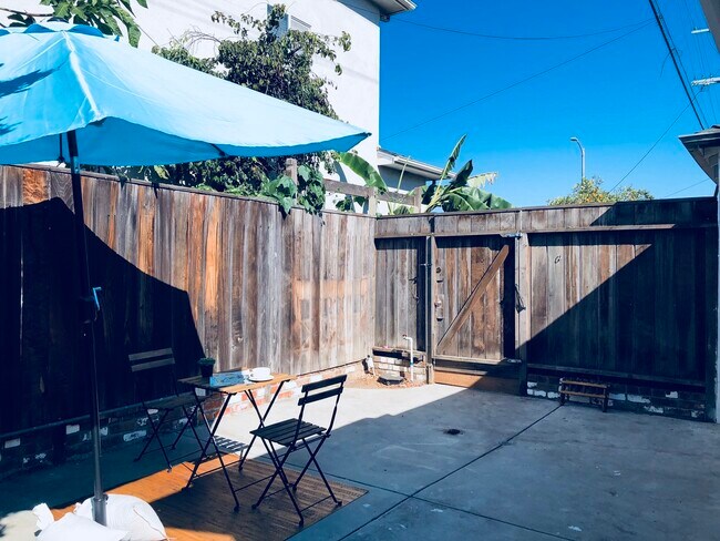 Building Photo - 2768 Stoner Ave