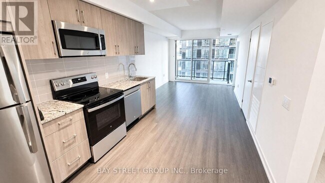 Photo du bâtiment - 4010 Eglinton Ave W