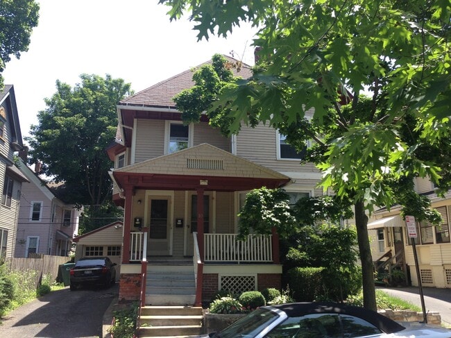 Building Photo - 10 Rundel Park