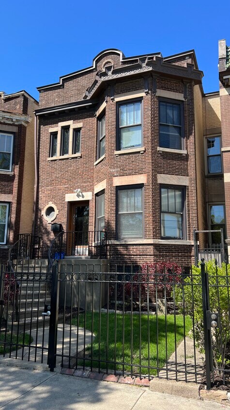 Primary Photo - 2554 N Kedzie Blvd