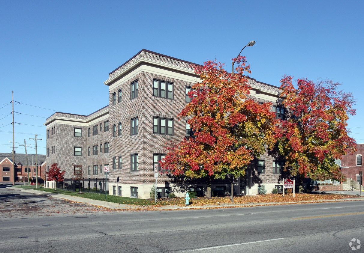 Primary Photo - The Warren Apartments