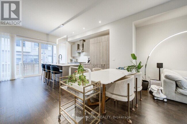 Photo du bâtiment - 135 Smallwood Cir
