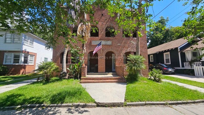 Building Photo - 2653 College St