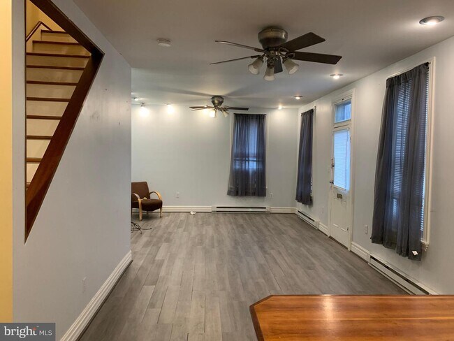 Foto del edificio - 117 N River St
