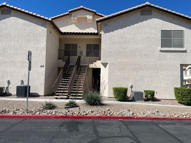 Foto del edificio - This property has been shown before and will be rented to the first most qualified applicant. To ...
