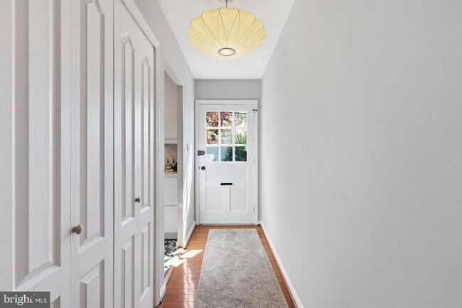 Building Photo - 2916 Sycamore St