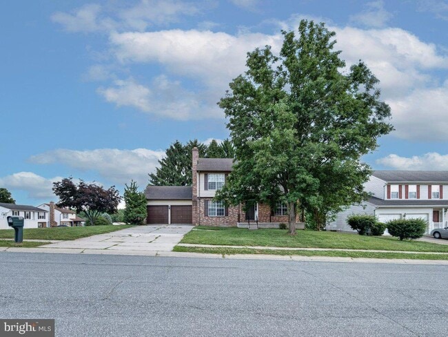 Building Photo - 801 High Plain Dr