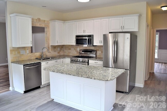 Building Photo - 2941 Glen Summit Dr