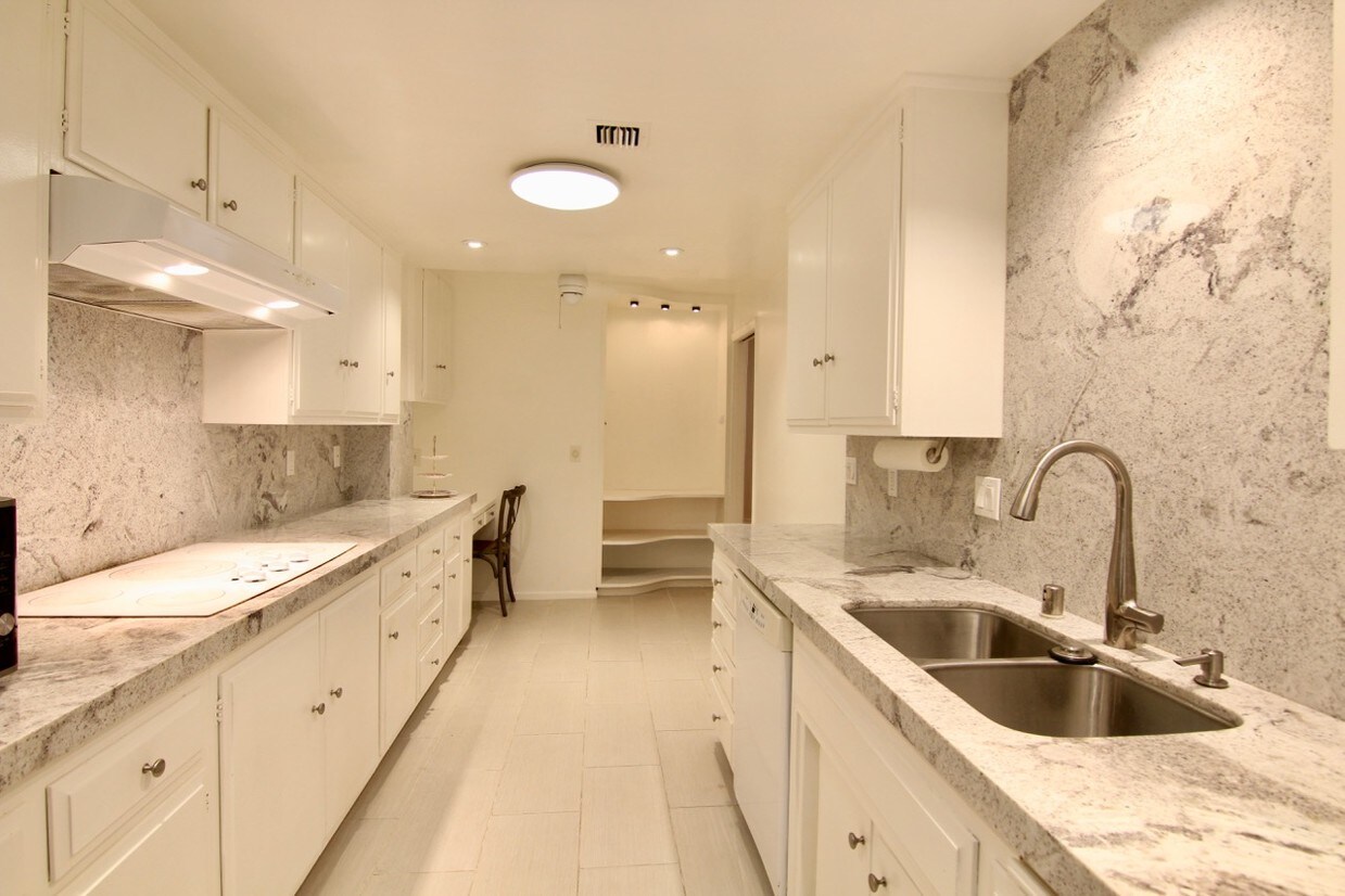 412 N Palm Dr, Beverly Hills, CA 90210 Condo for Rent in Beverly