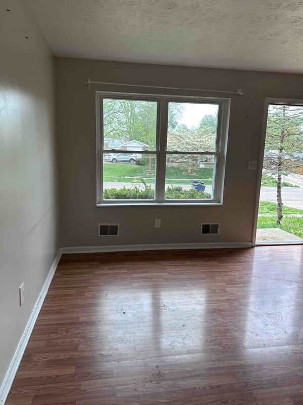 Foto del edificio - 5819 Medtree Pl