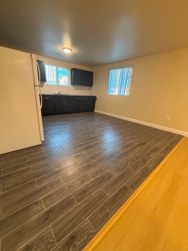 Building Photo - 522 W 51st St