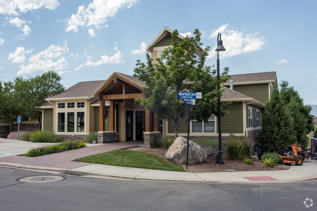 Building Photo - The Boulders at Rosecrest