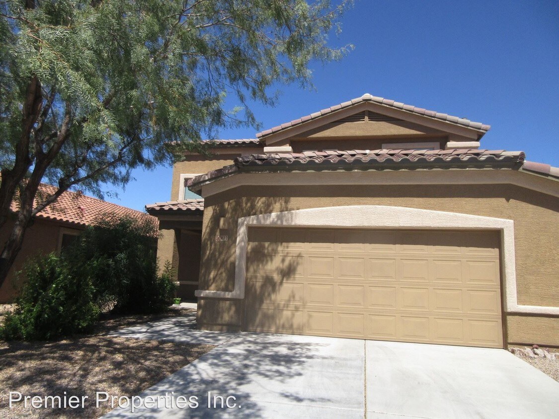 Primary Photo - 877 E Cottonwood Canyon Pl