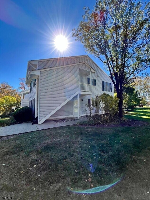 Foto principal - 133 Mockingbird Ct