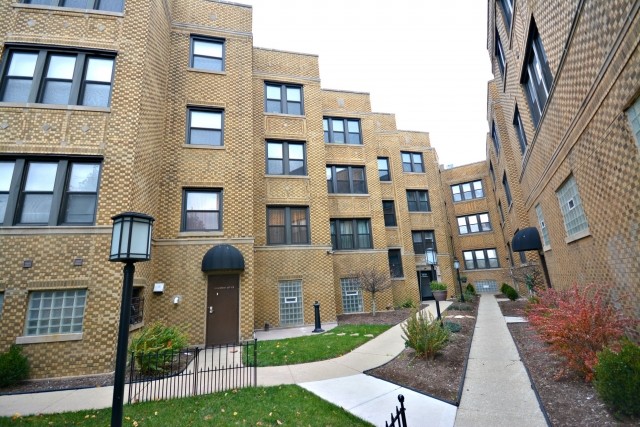 Primary Photo - 3731 N Kimball Ave