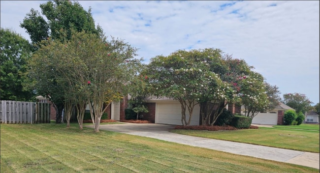 Building Photo - 9467 Greythorne Way