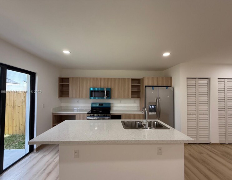 Foto principal - 936 NW 10th St