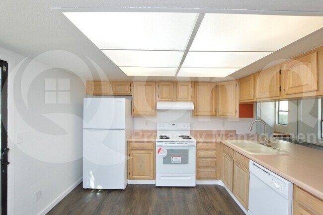 Building Photo - 2834 E Beck Ln