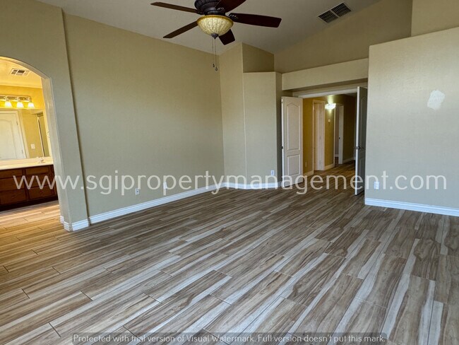 Foto del edificio - Home for rent in Litchfield Manor