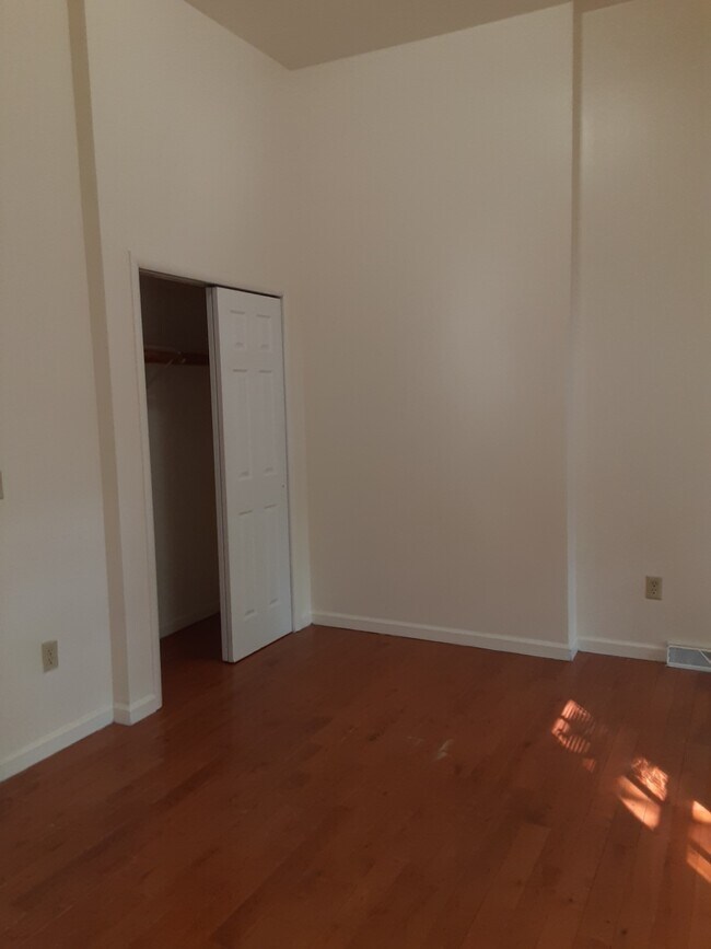 Dormitorio 1 - 68 Elm St