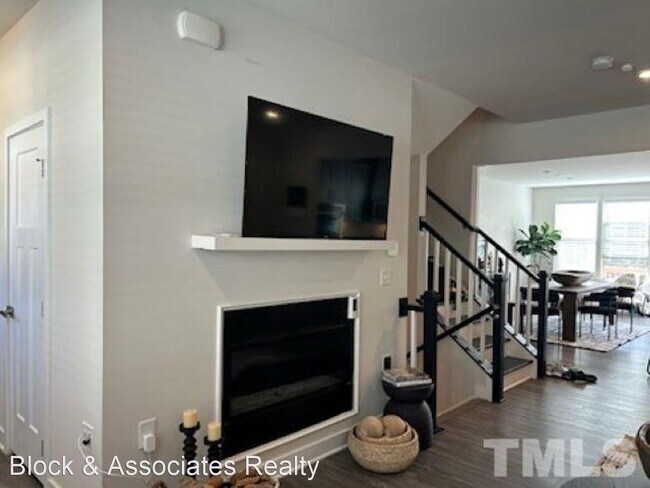 Building Photo - 3 br, 3.5 bath House - 1217 Channing Park ...