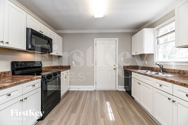 Building Photo - 312 Rose Ln
