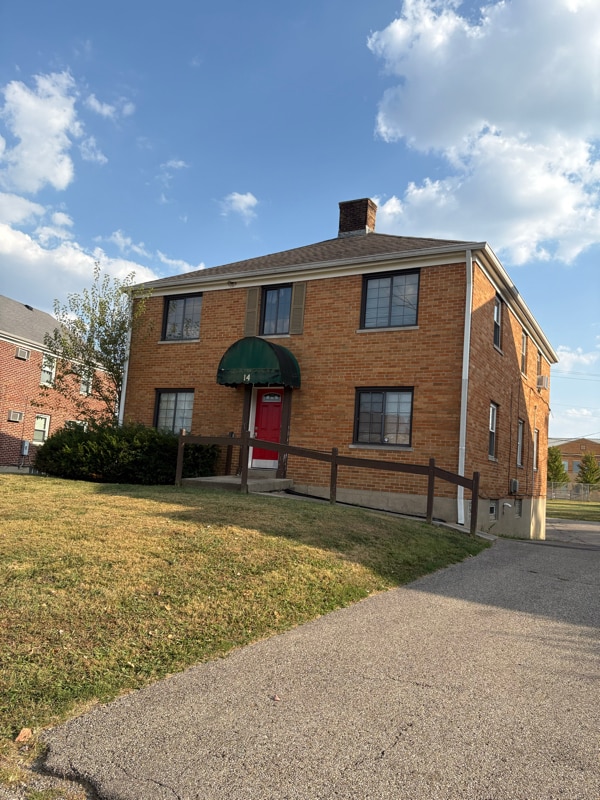 Building Photo - 14 W Victory Dr