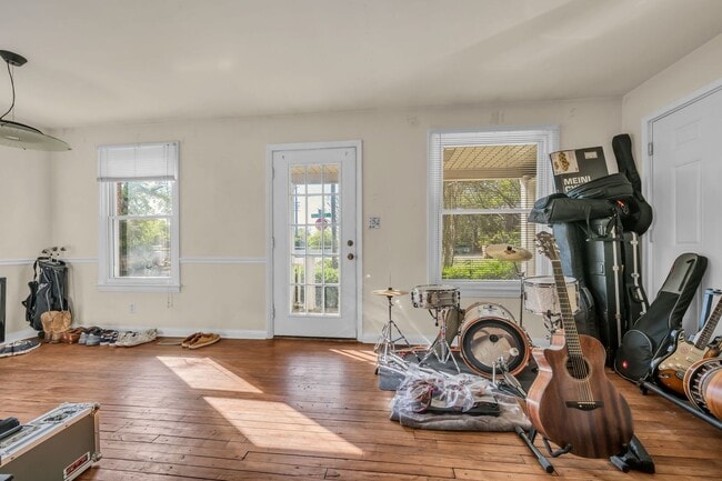 Building Photo - Cozy 2 Bed in Hillsboro West End Neighborhood