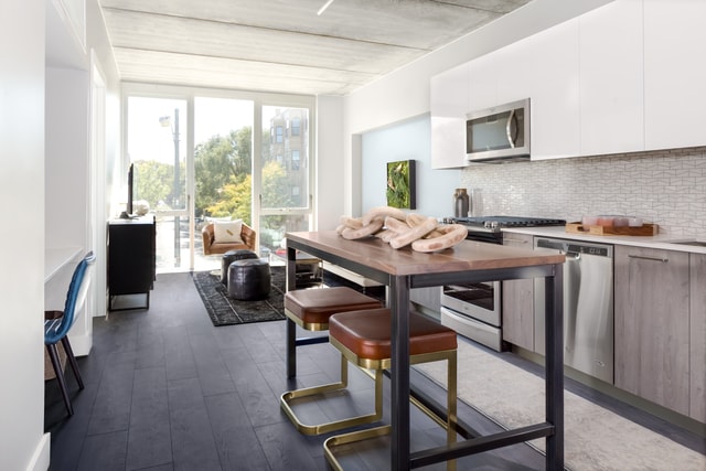 Foto del edificio - 1640 W Division St