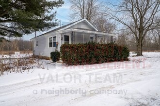Building Photo - 5066 Newton Falls Rd
