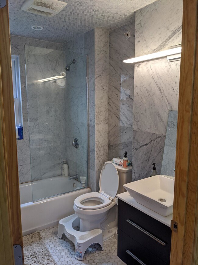 Foto del edificio - 146 Columbia St