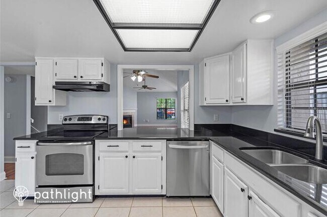 Foto del edificio - 8527 Sparrowhawk Ct