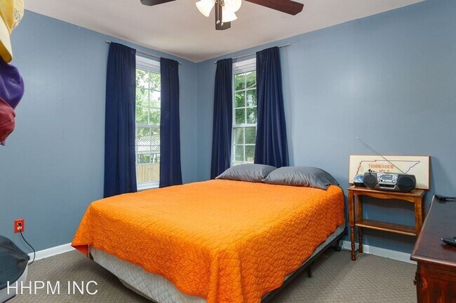 Building Photo - 2 br, 1 bath House - 902 North Nashville Ave